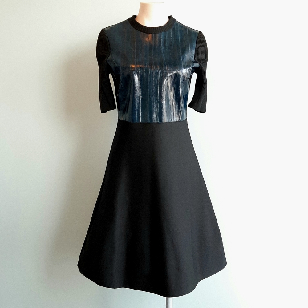 Louis Vuitton 1️⃣0️⃣0️⃣0️⃣ NWOT authentic eel skin knit dress